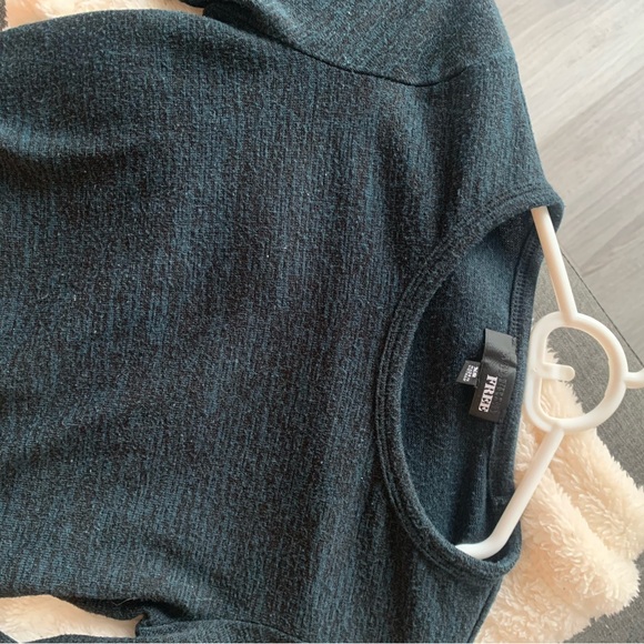 Wilfred free long sleeve crop top - Picture 3 of 3